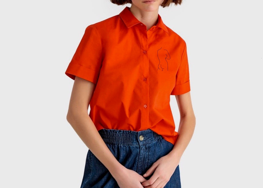 chemise orange rouge a manches courtes broderie main corps nu de femme minimalist