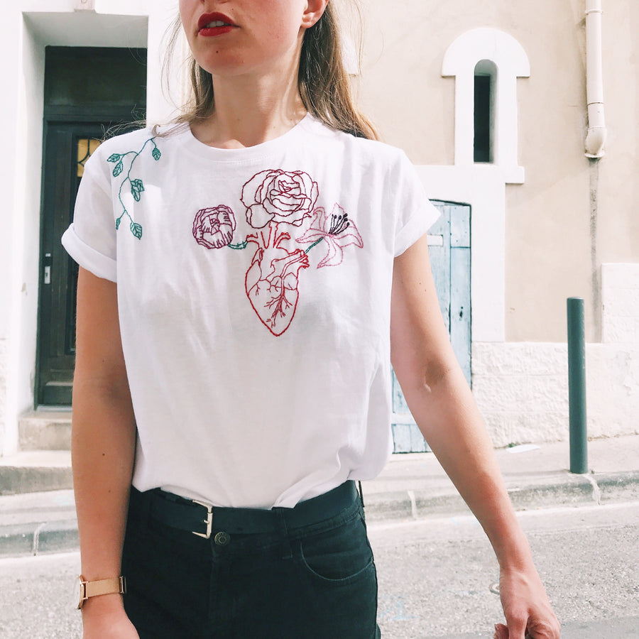 cœur floral broderie fleurs coeur t-shirt blanc femme fabrique en france main